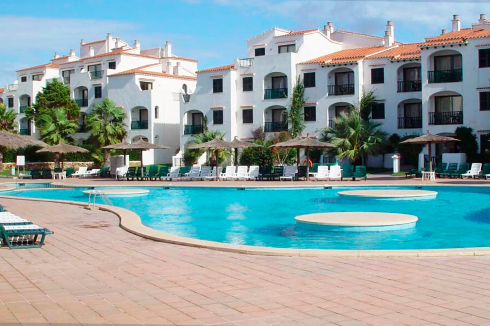Hotel Carema Beach