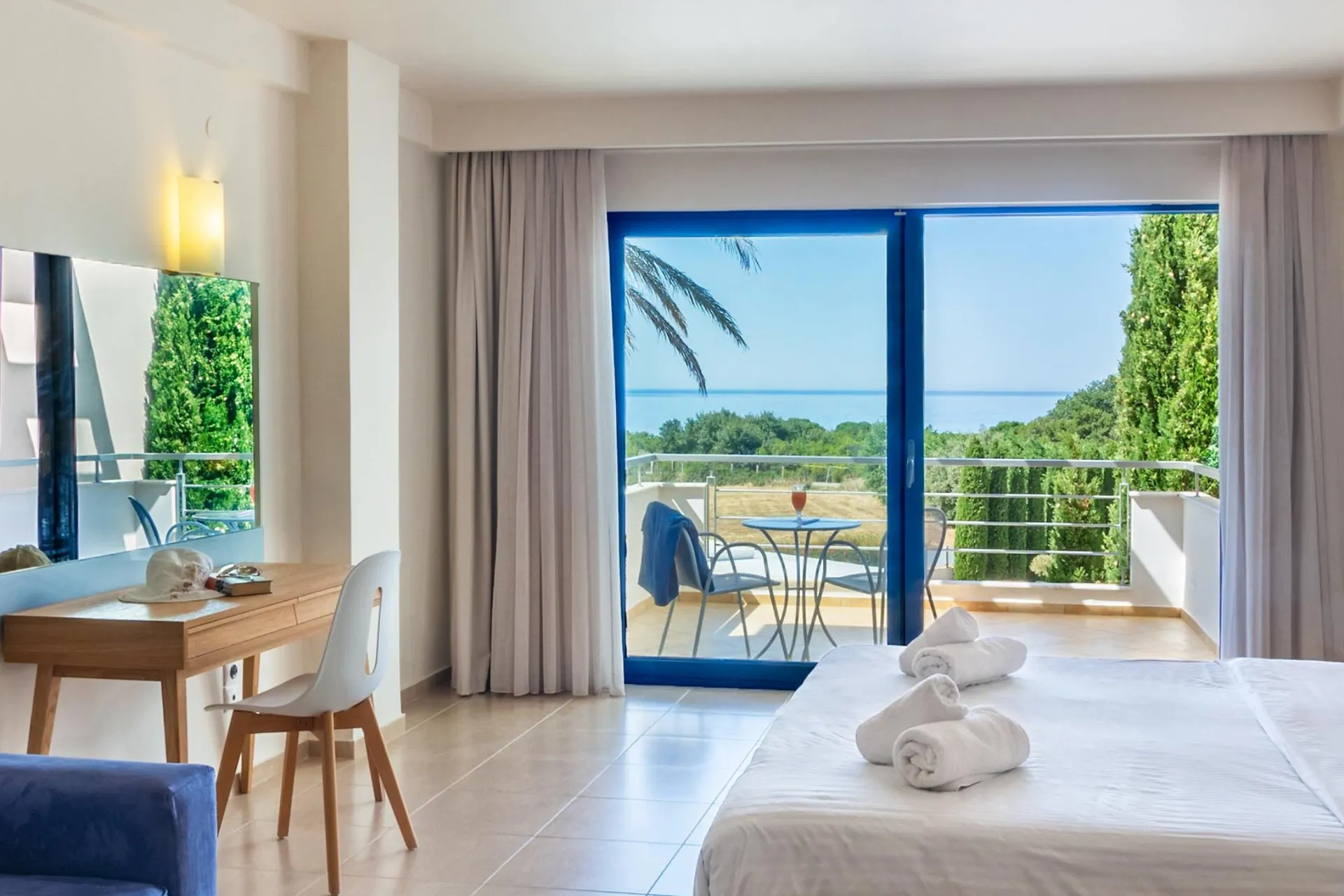 Hotel Ionian Theoxenia - Familienzimmer seitlicher Meerblick