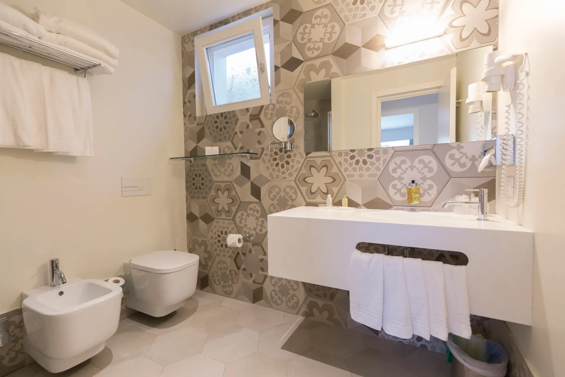 Hotel Baia del Sole Resort - Doppelzimmer Superior mit Zustellbett