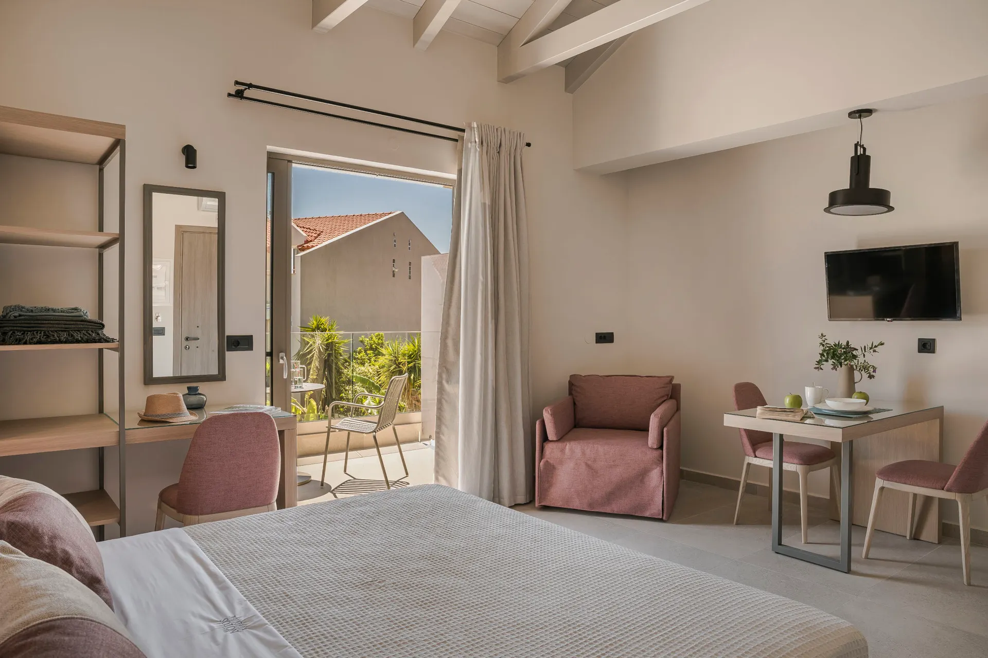 Notos Studios - Studio Superior B