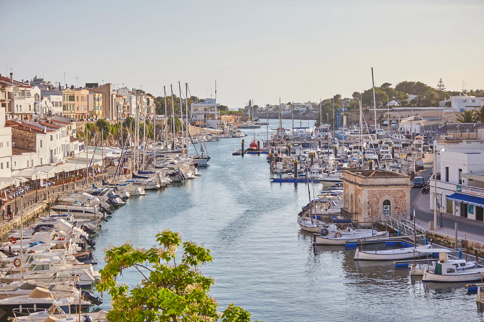 Blick auf den Hafen von Ciutadella