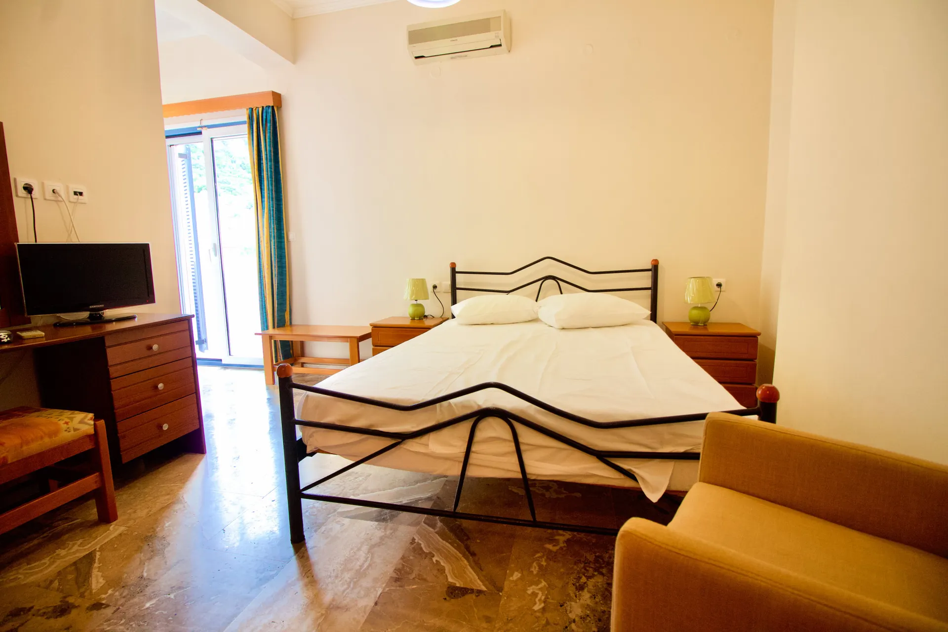 Kalypso Hotel - Dreibettzimmer Bergblick