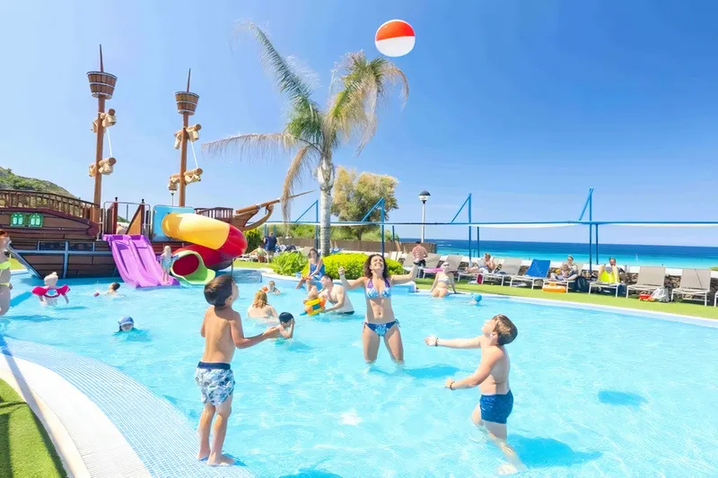 Royal Son Bou Family Club