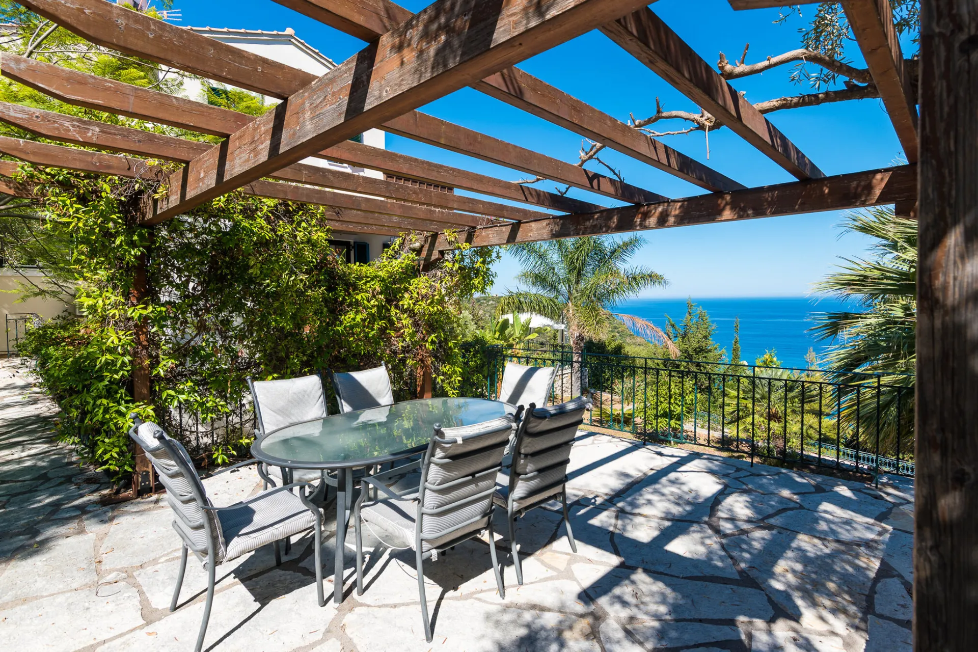 Villa Niriis