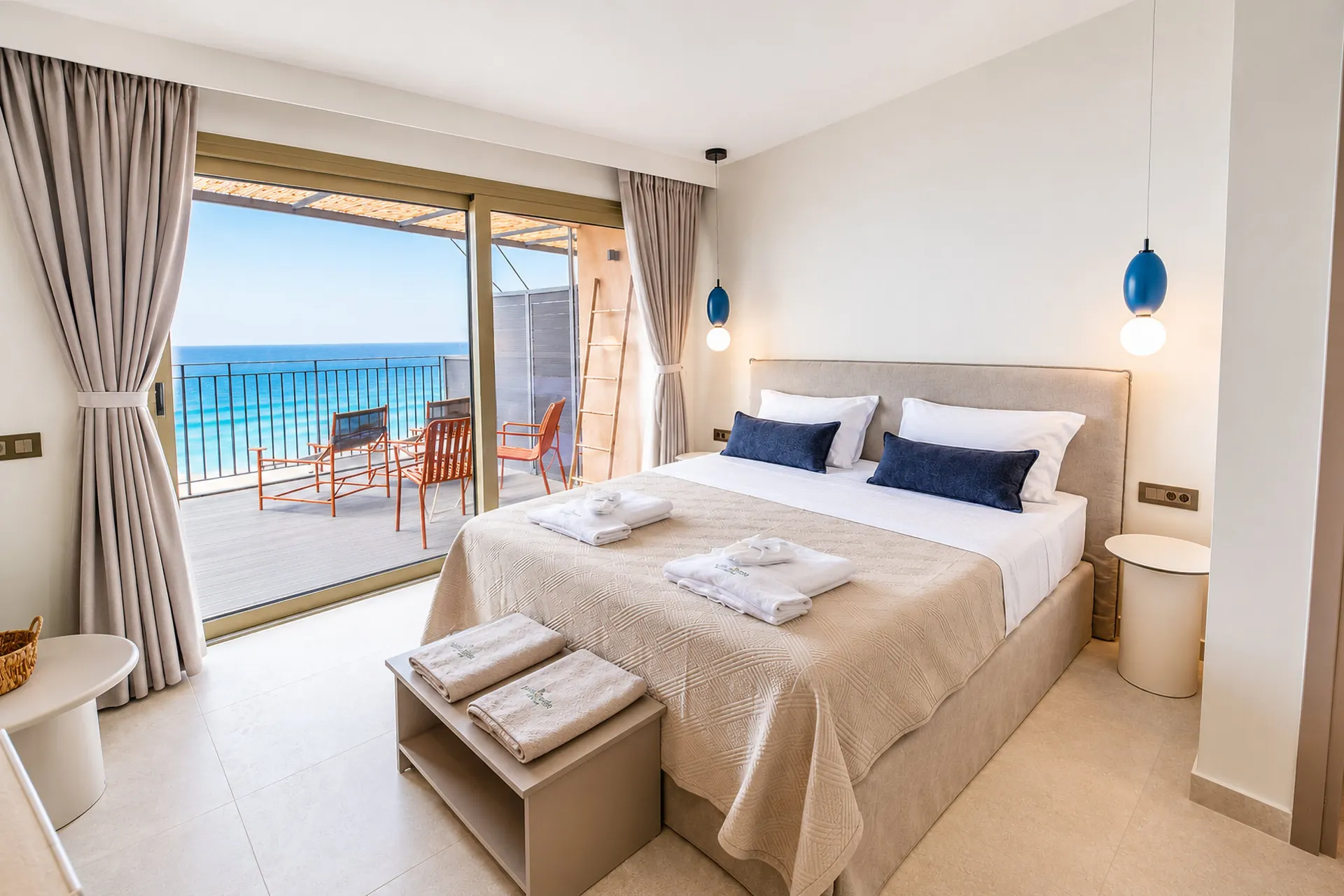 Lorraine's Boutique Suites - Studio Meerblick mit Whirlpool