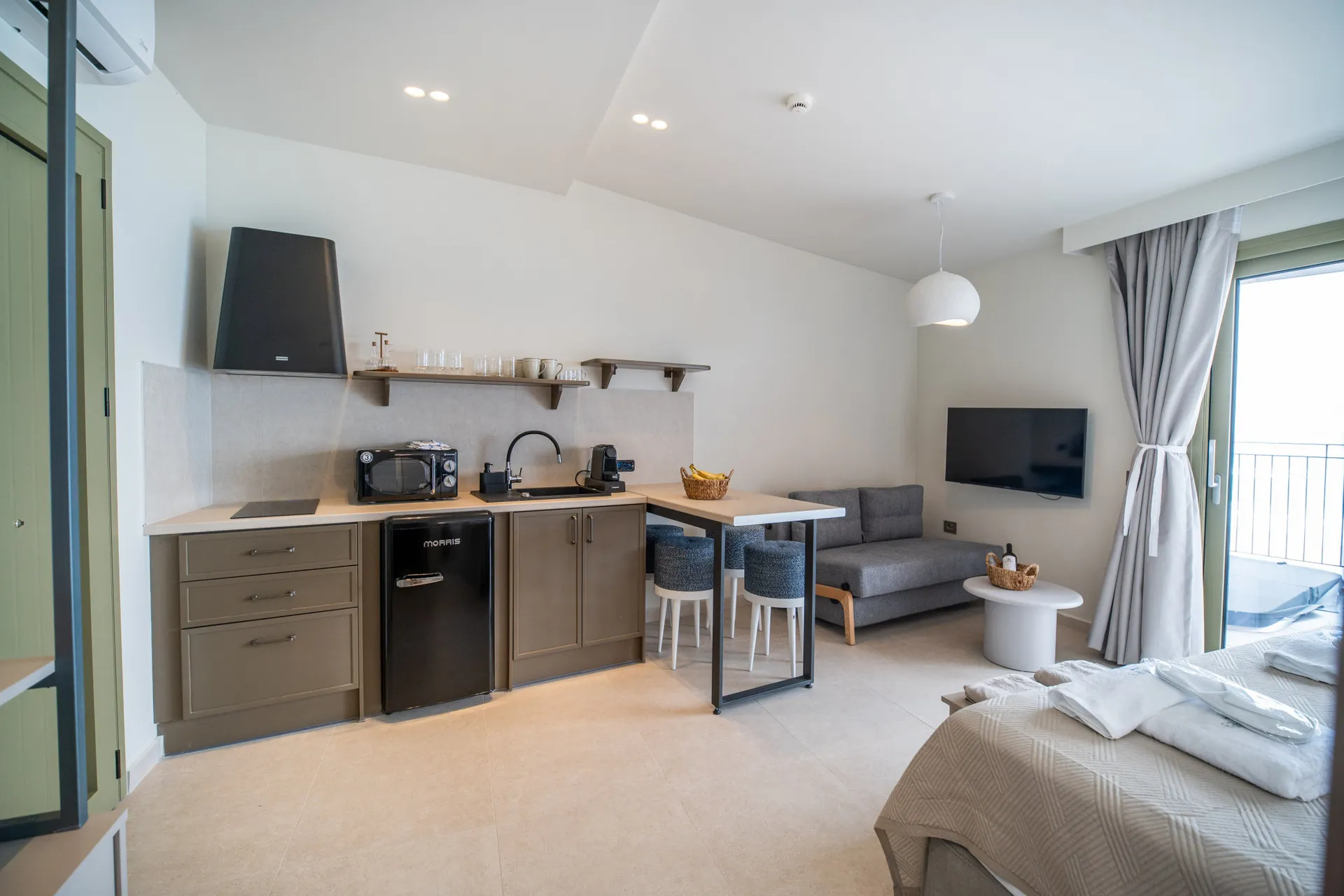 Lorraine's Boutique Suites - Studio Meerblick mit Whirlpool