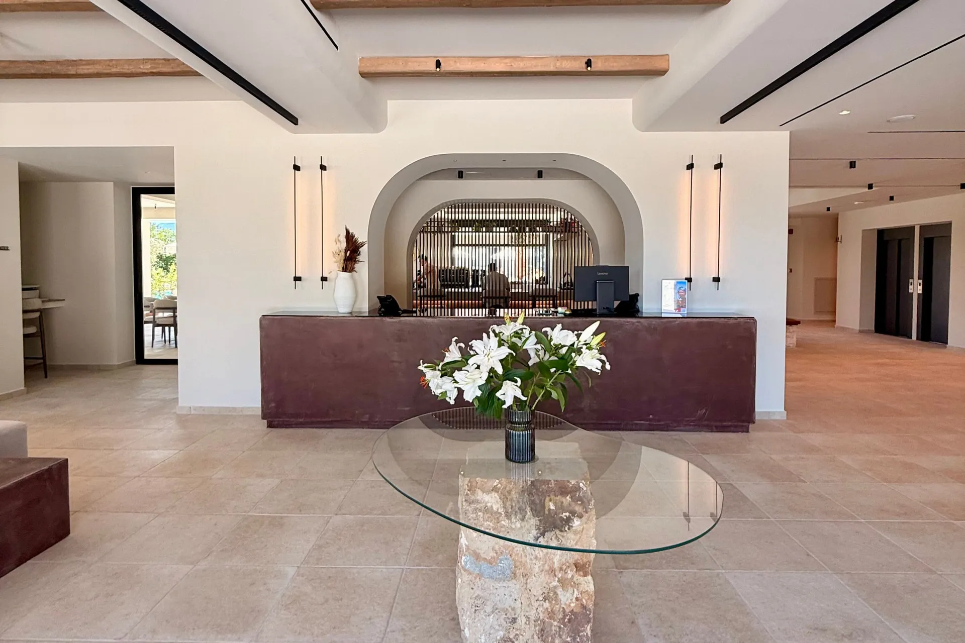 Aethra Hotel & Suites