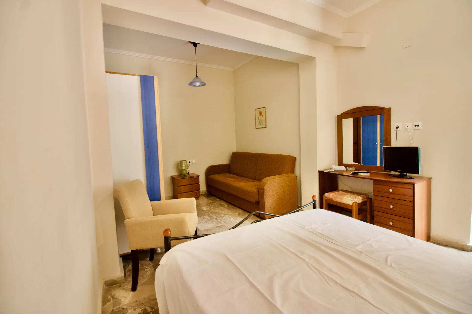 Kalypso Hotel - Dreibettzimmer Bergblick