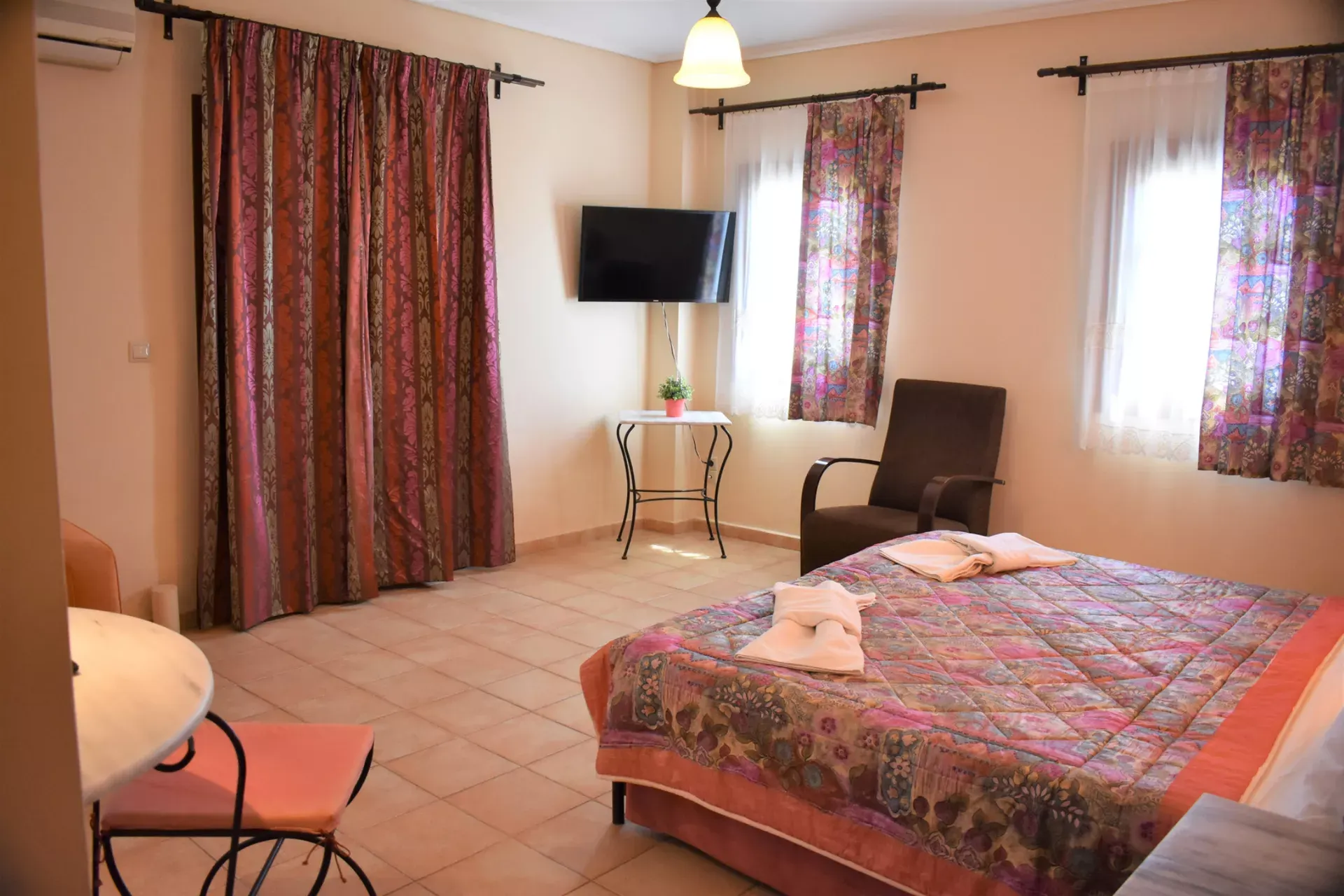 Melidron - Doppelzimmer Gartenblick