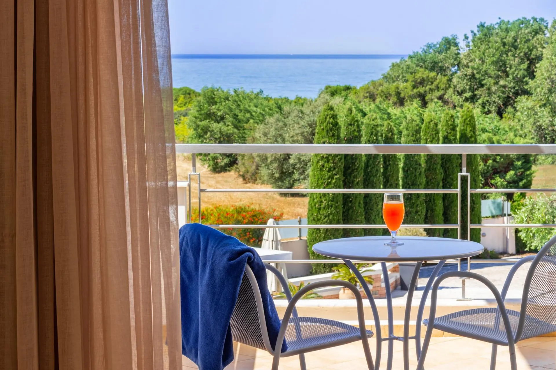 Hotel Ionian Theoxenia - Familienzimmer seitlicher Meerblick