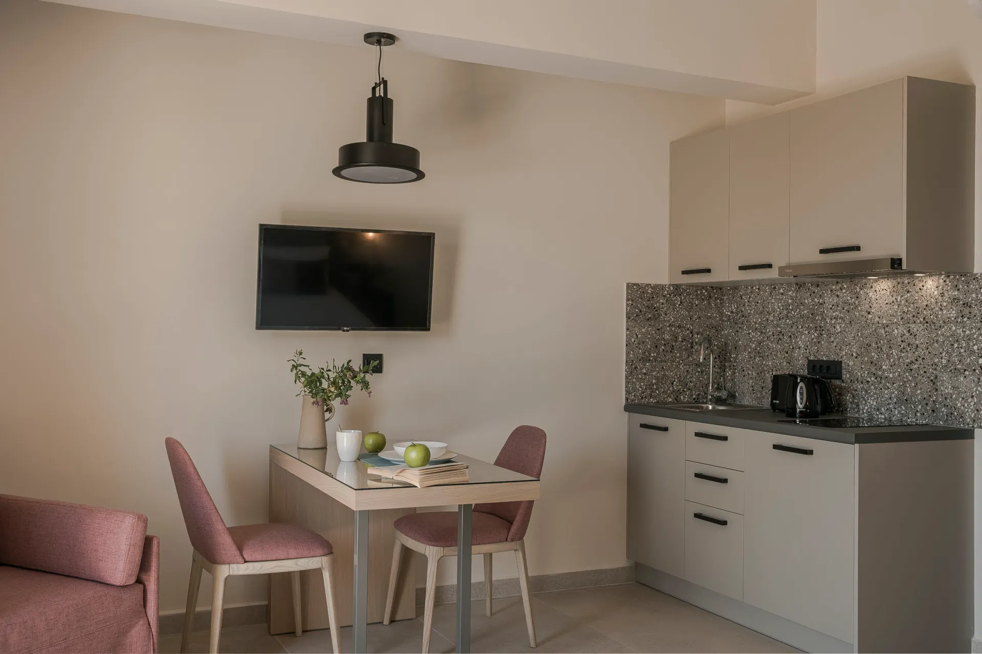 Notos Studios - Studio Superior A