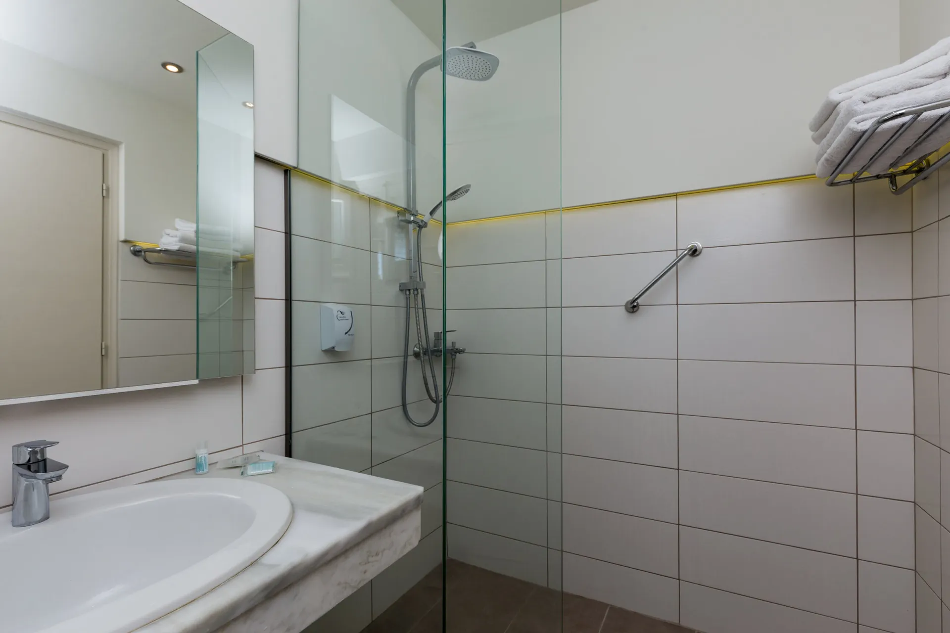 Acharavi Beach Hotel - Doppelzimmer Gartenblick