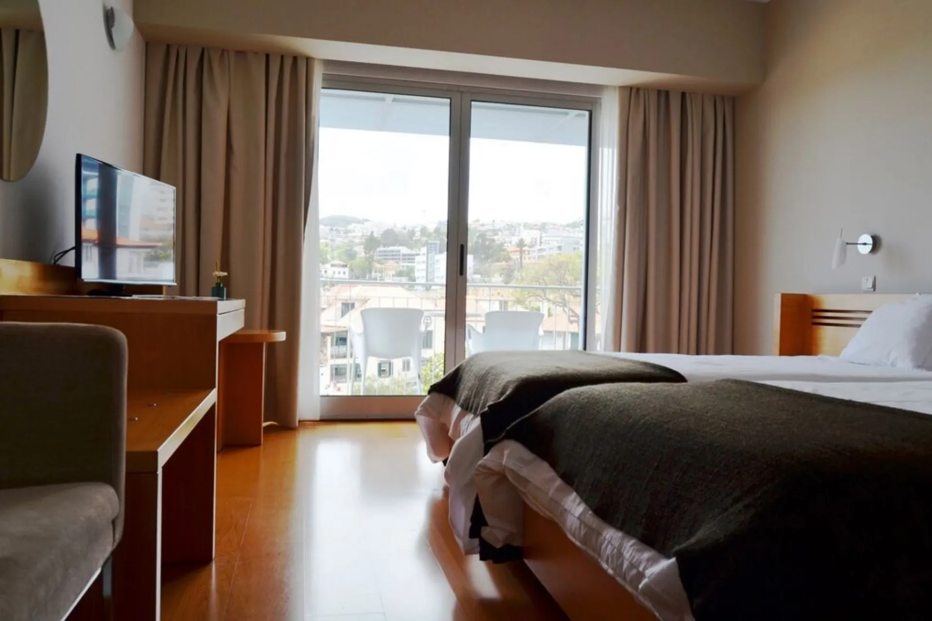 Madeira Bright Star - Doppelzimmer seitlicher Meerblick